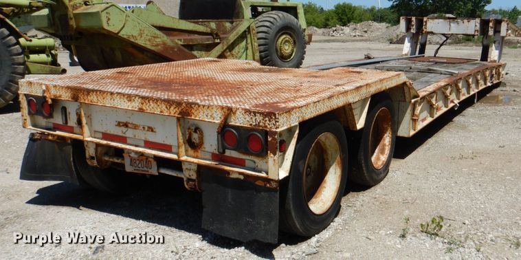 image for item JY9765 1990 Phelan WT-25H-HFN  lowboy equipment trailer