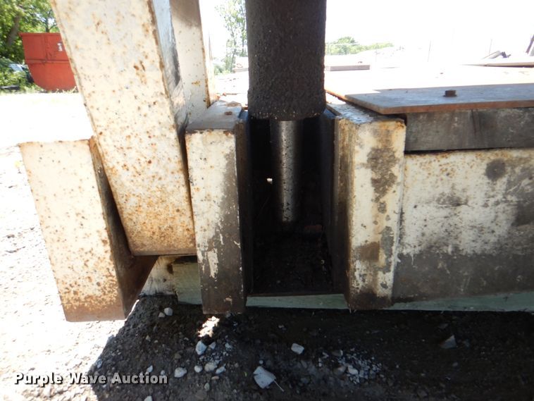 image for item JY9765 1990 Phelan WT-25H-HFN  lowboy equipment trailer