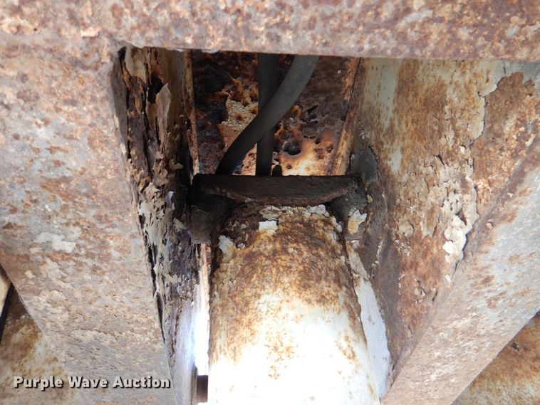 image for item JY9765 1990 Phelan WT-25H-HFN  lowboy equipment trailer