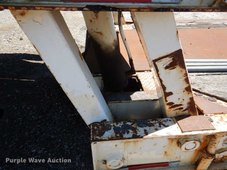 image for item JY9765 1990 Phelan WT-25H-HFN  lowboy equipment trailer