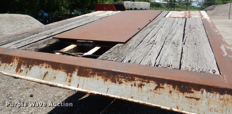 image for item JY9765 1990 Phelan WT-25H-HFN  lowboy equipment trailer