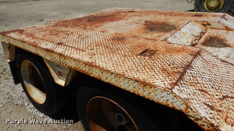 image for item JY9765 1990 Phelan WT-25H-HFN  lowboy equipment trailer