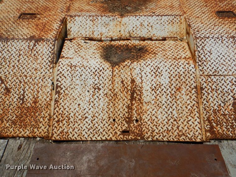 image for item JY9765 1990 Phelan WT-25H-HFN  lowboy equipment trailer