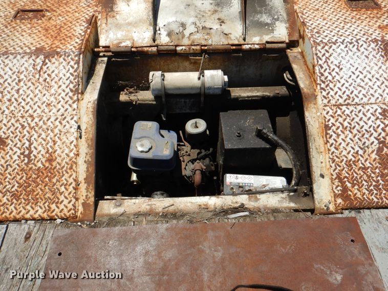 image for item JY9765 1990 Phelan WT-25H-HFN  lowboy equipment trailer