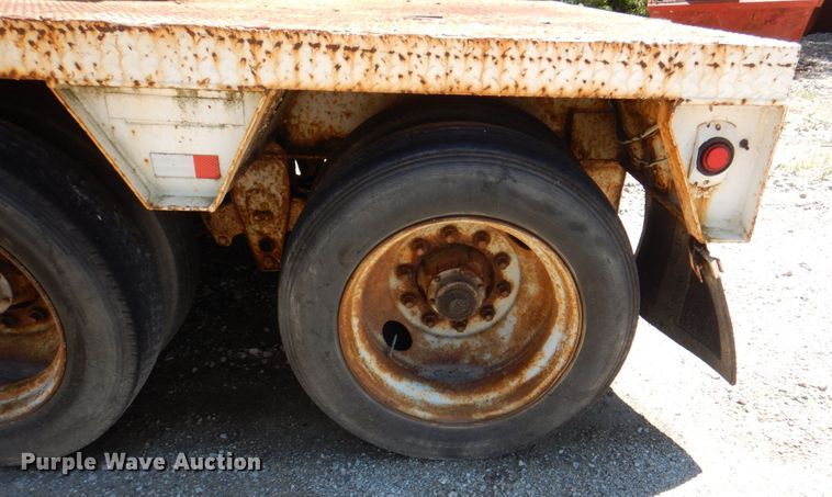 image for item JY9765 1990 Phelan WT-25H-HFN  lowboy equipment trailer