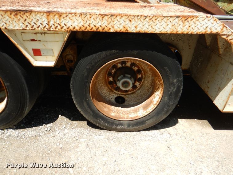 image for item JY9765 1990 Phelan WT-25H-HFN  lowboy equipment trailer