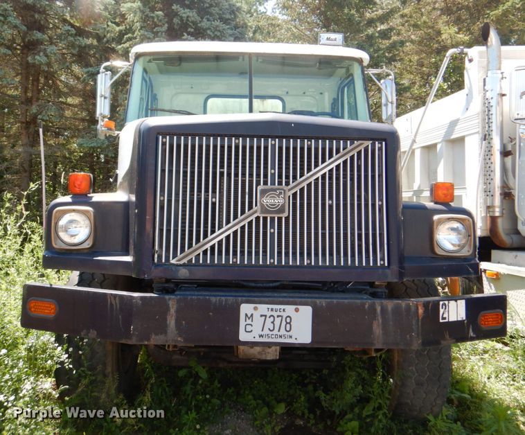 image for item JY9767 1996 Volvo WG  volumetric concrete truck