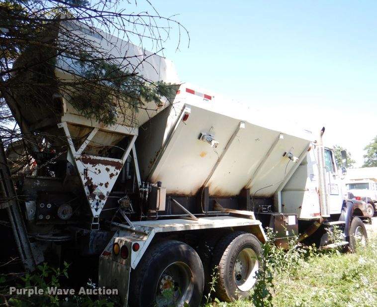 image for item JY9767 1996 Volvo WG  volumetric concrete truck