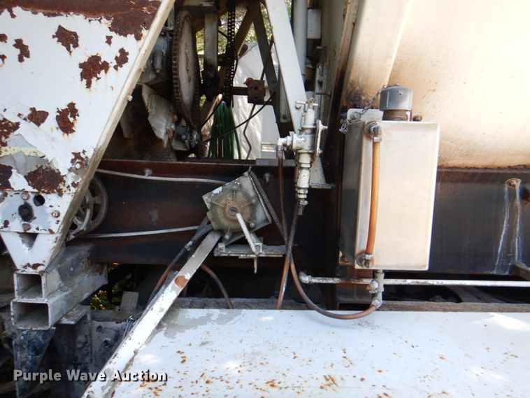 image for item JY9767 1996 Volvo WG  volumetric concrete truck