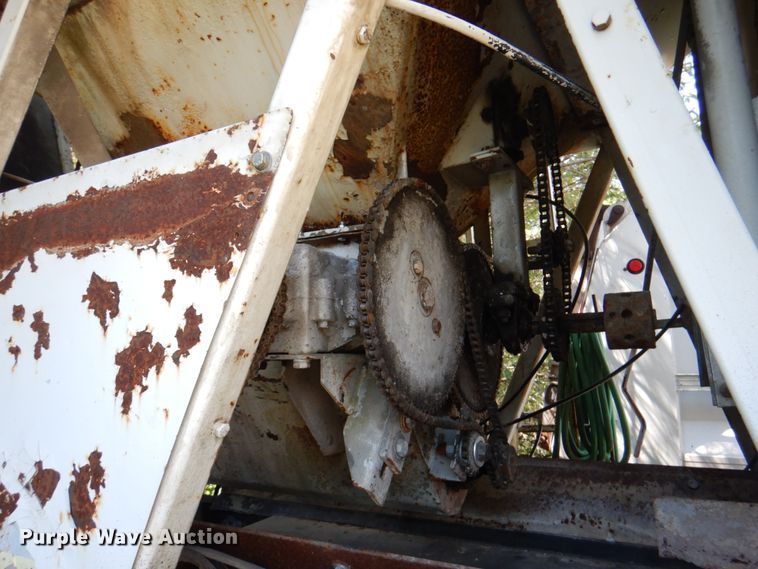 image for item JY9767 1996 Volvo WG  volumetric concrete truck