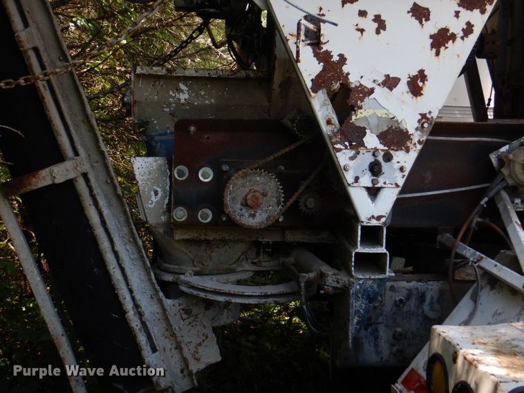 image for item JY9767 1996 Volvo WG  volumetric concrete truck