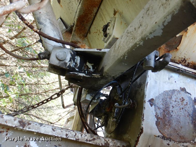 image for item JY9767 1996 Volvo WG  volumetric concrete truck