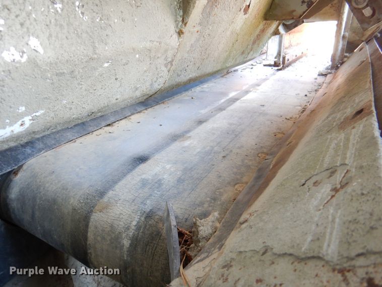 image for item JY9767 1996 Volvo WG  volumetric concrete truck