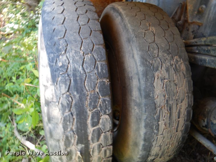 image for item JY9767 1996 Volvo WG  volumetric concrete truck