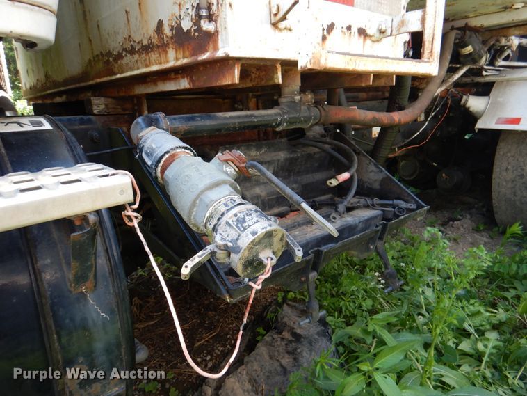 image for item JY9767 1996 Volvo WG  volumetric concrete truck