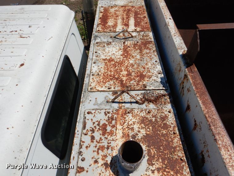 image for item JY9767 1996 Volvo WG  volumetric concrete truck