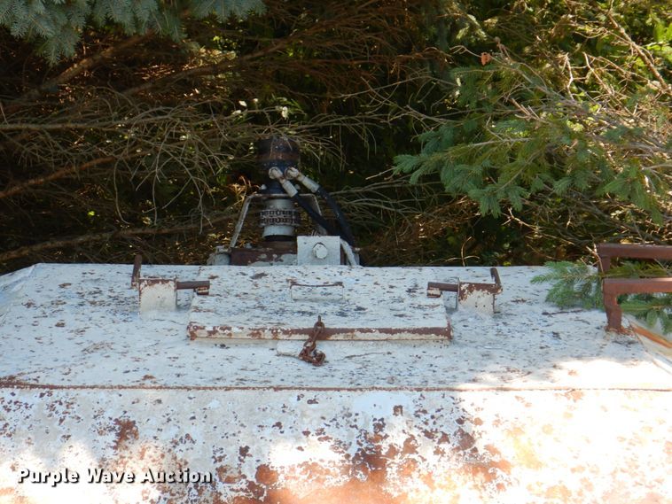 image for item JY9767 1996 Volvo WG  volumetric concrete truck