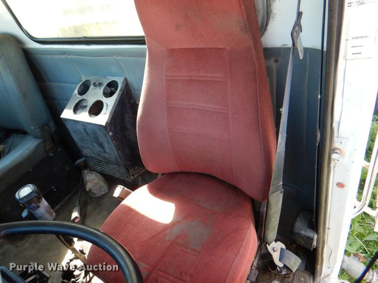 image for item JY9767 1996 Volvo WG  volumetric concrete truck