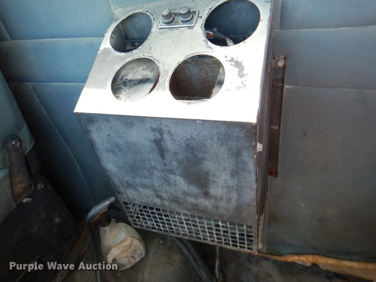 image for item JY9767 1996 Volvo WG  volumetric concrete truck