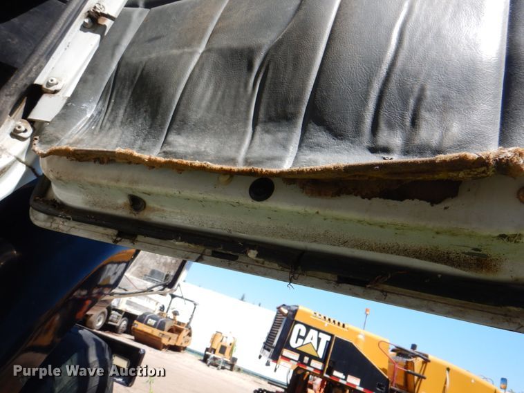 image for item JY9767 1996 Volvo WG  volumetric concrete truck