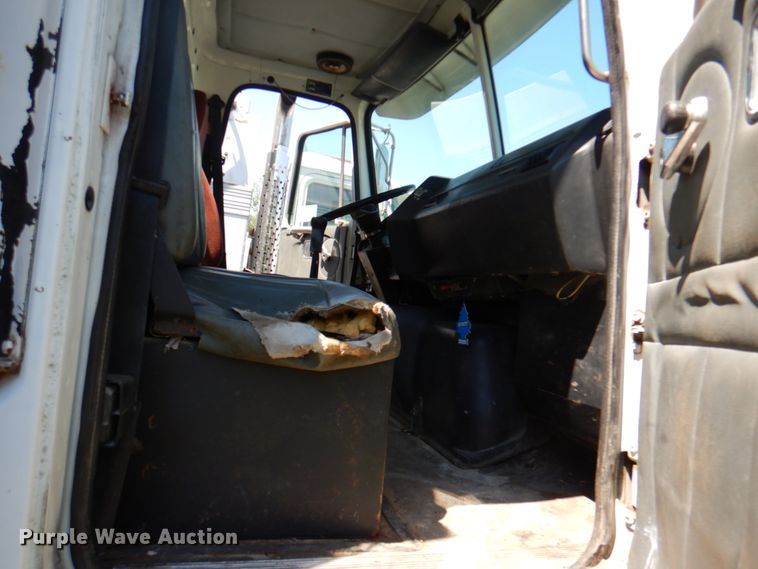 image for item JY9767 1996 Volvo WG  volumetric concrete truck