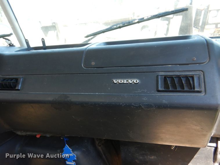 image for item JY9767 1996 Volvo WG  volumetric concrete truck