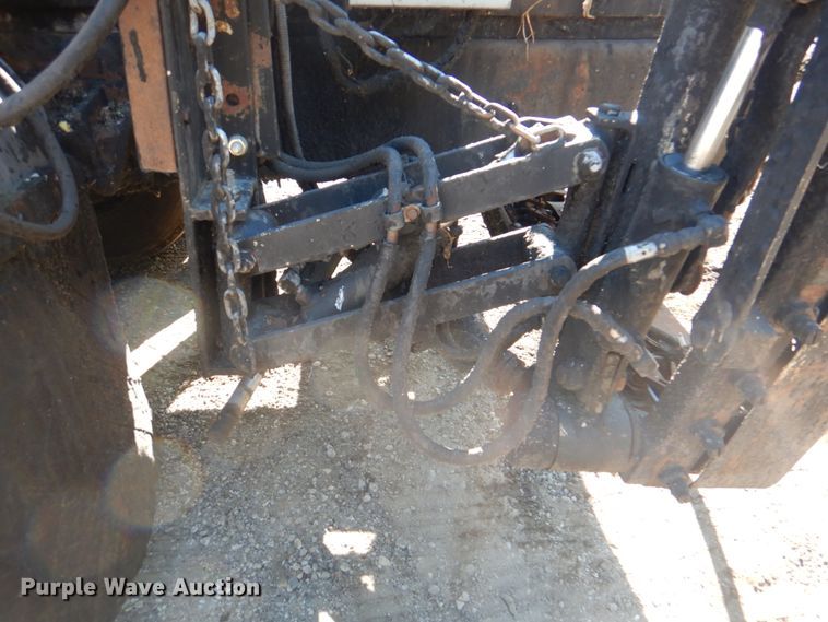 image for item JY9770 1996 International 4900  oil distributor truck