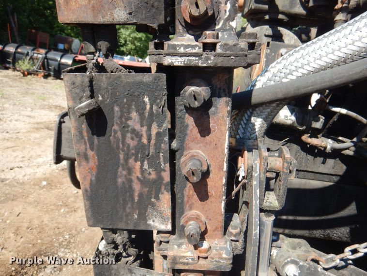 image for item JY9770 1996 International 4900  oil distributor truck