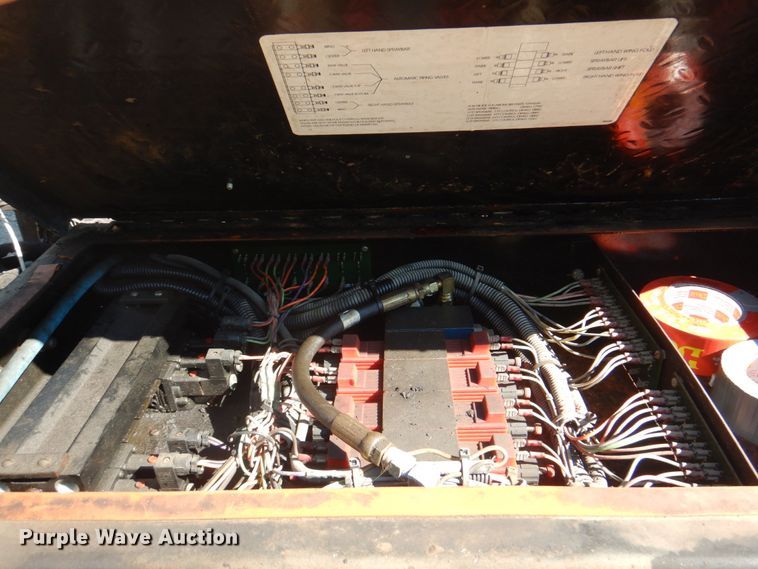 image for item JY9770 1996 International 4900  oil distributor truck