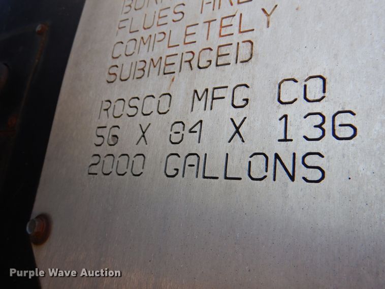 image for item JY9770 1996 International 4900  oil distributor truck