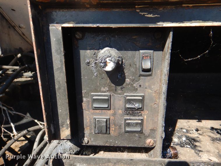 image for item JY9770 1996 International 4900  oil distributor truck