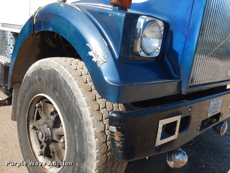 image for item JY9772 1989 White GMC WCS  tank truck