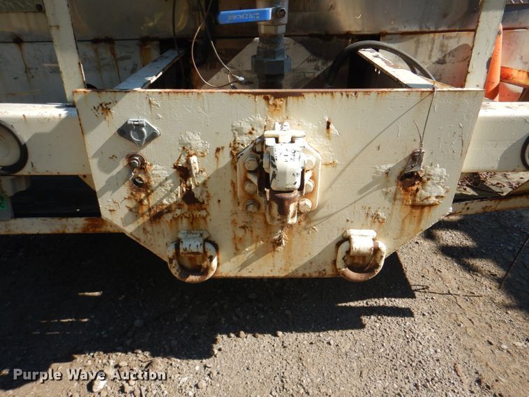 image for item JY9772 1989 White GMC WCS  tank truck