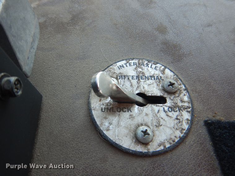 image for item JY9772 1989 White GMC WCS  tank truck