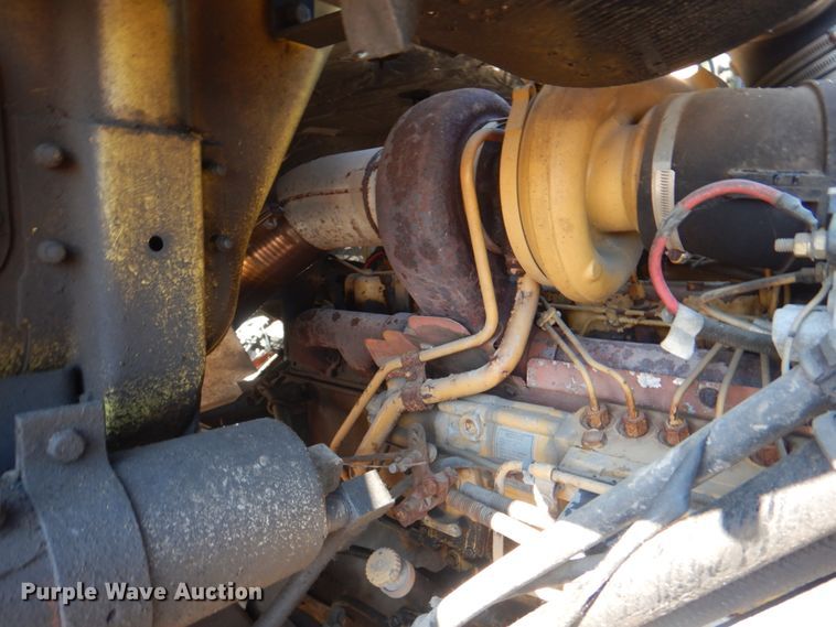 image for item JY9772 1989 White GMC WCS  tank truck