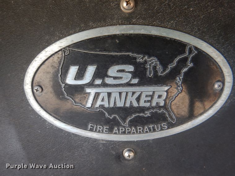 image for item JY9772 1989 White GMC WCS  tank truck