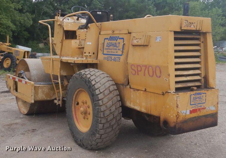 image for item JY9773 1979 Rexnord SP700  single drum vibratory roller