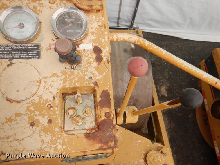 image for item JY9773 1979 Rexnord SP700  single drum vibratory roller