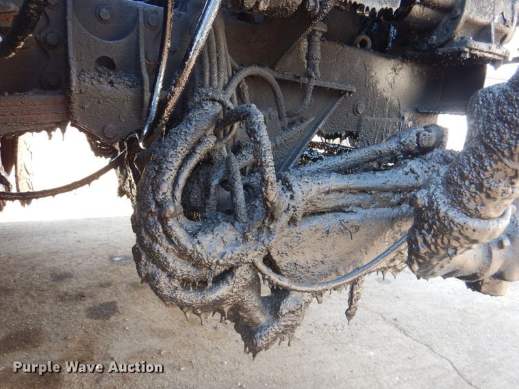 image for item JY9774 1992 Mack Midliner  oil distributor truck