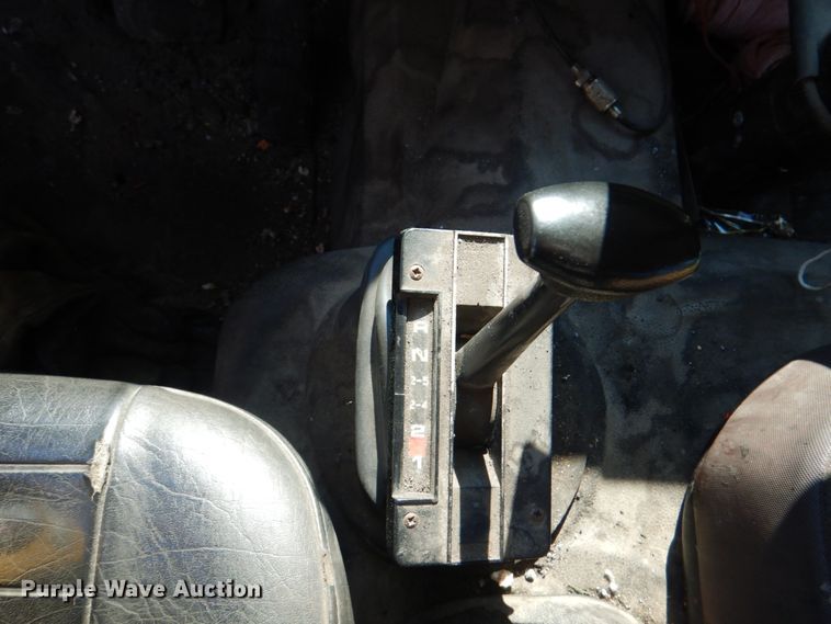 image for item JY9774 1992 Mack Midliner  oil distributor truck