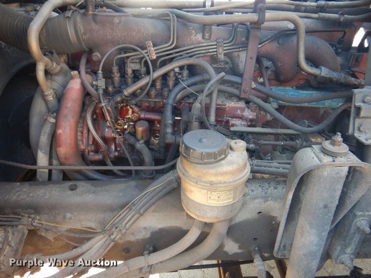 image for item JY9774 1992 Mack Midliner  oil distributor truck