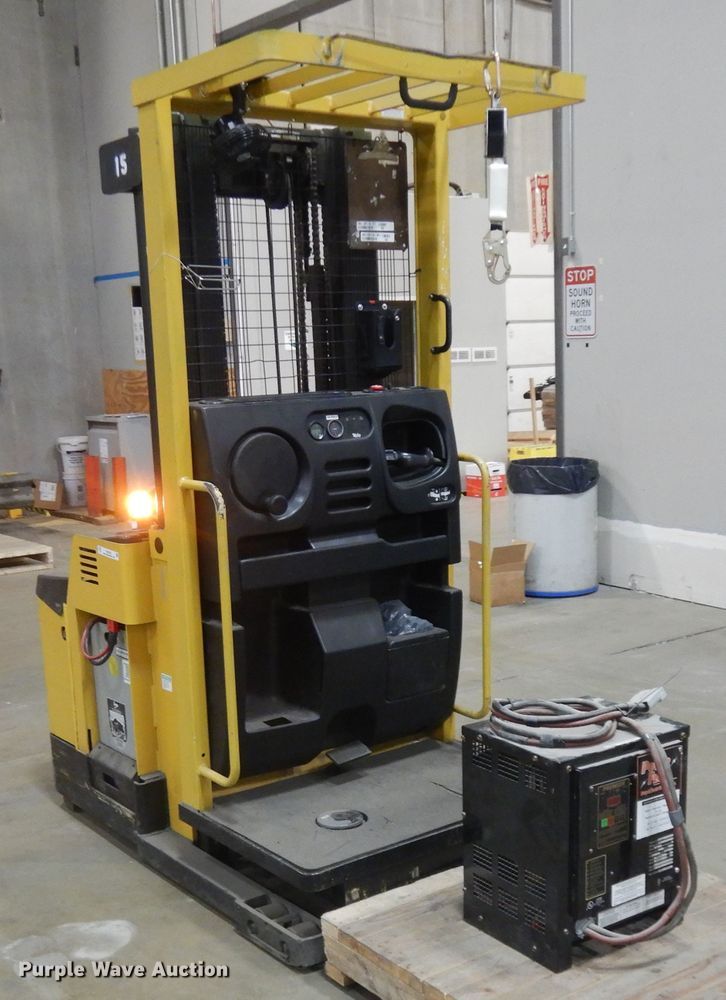 image for item KU9450 Yale 0S030ECN24TE089  order picker