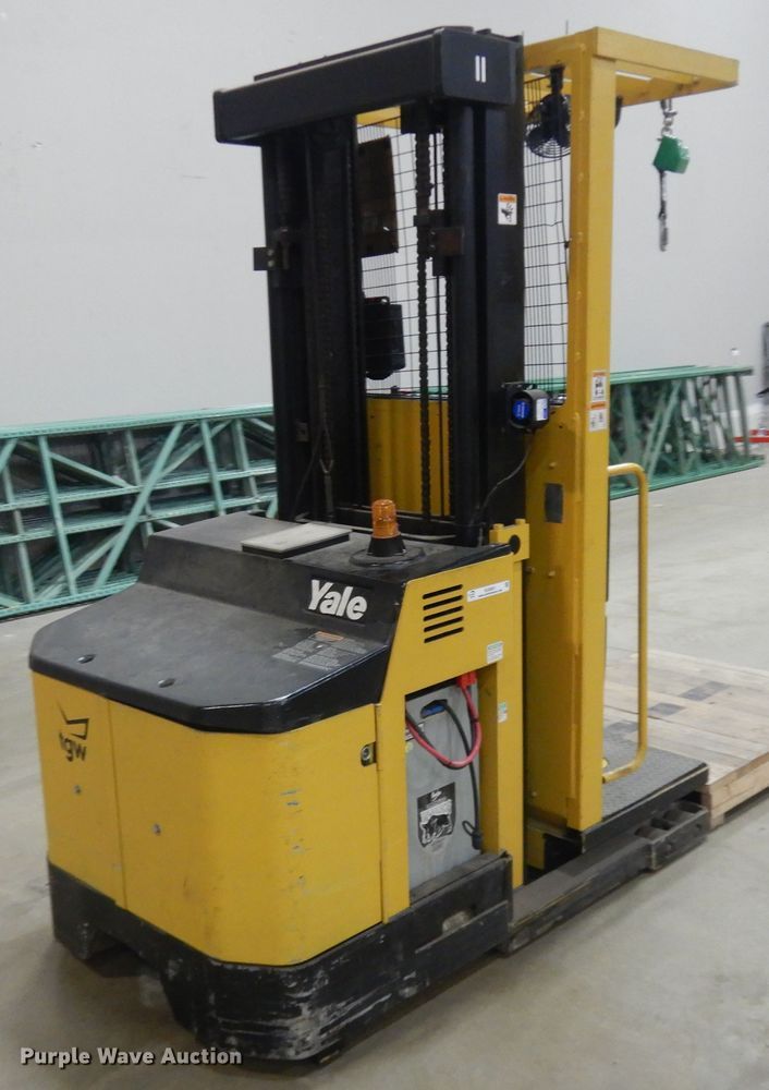 image for item KU9451 Yale 0S030ECN24TE089  order picker