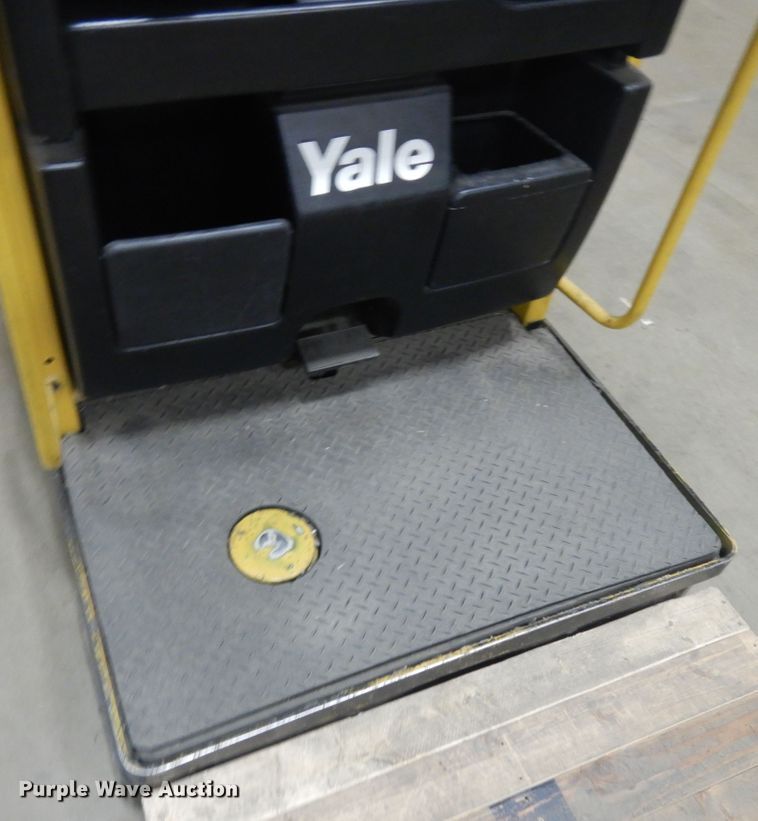 image for item KU9451 Yale 0S030ECN24TE089  order picker