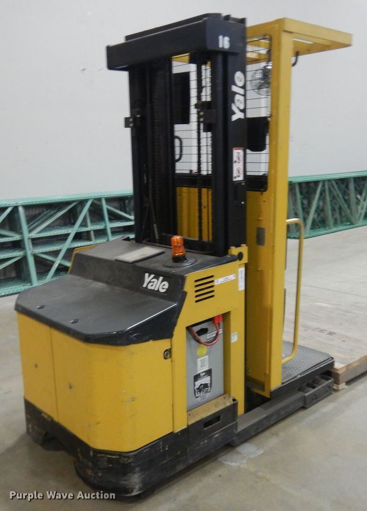 image for item KU9452 Yale 0S030ECN24TE089  order picker