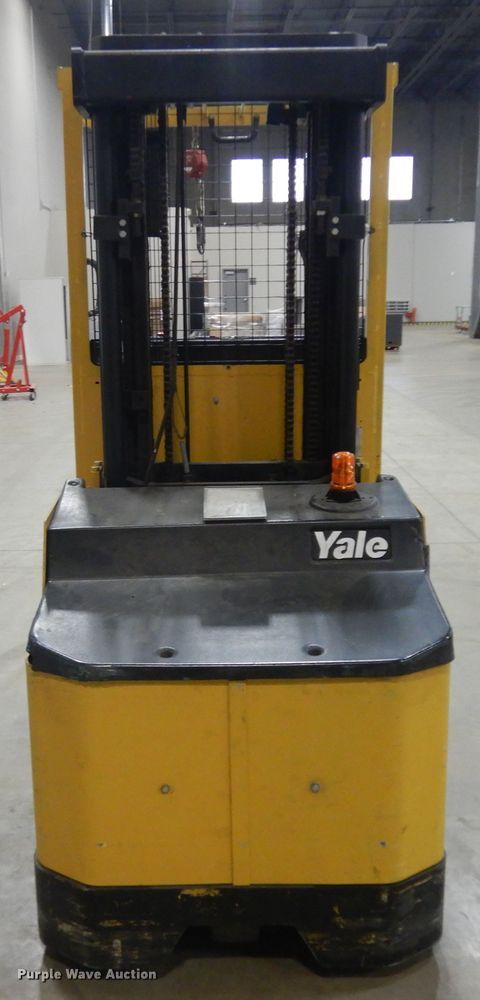 image for item KU9452 Yale 0S030ECN24TE089  order picker