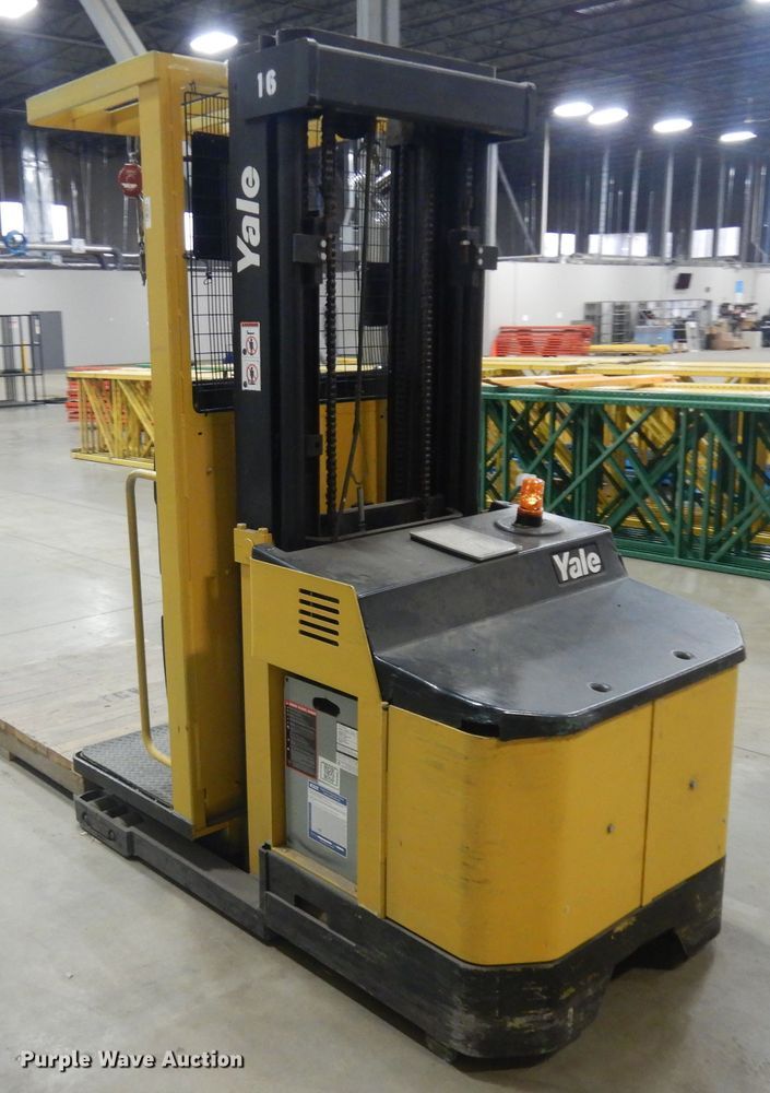 image for item KU9452 Yale 0S030ECN24TE089  order picker