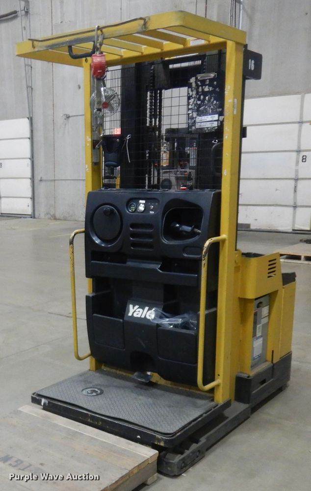 image for item KU9452 Yale 0S030ECN24TE089  order picker