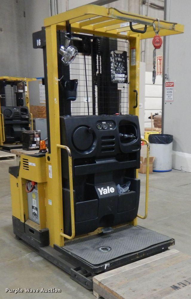 image for item KU9452 Yale 0S030ECN24TE089  order picker