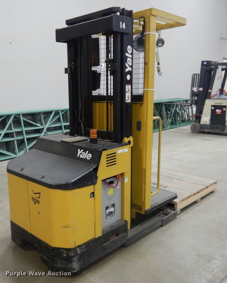 image for item KU9453 Yale 0S030ECN24TE089  order picker